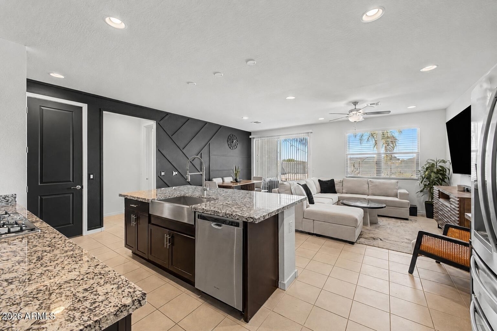 4370 W Suncup Drive - Photo 1