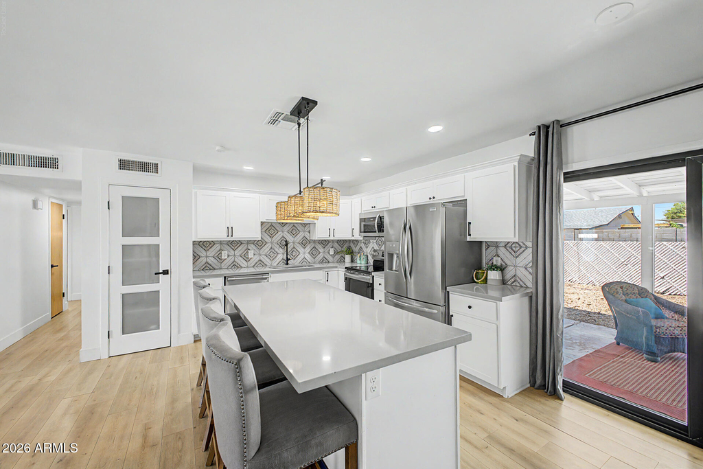 1010 W 13th Street - Photo 8