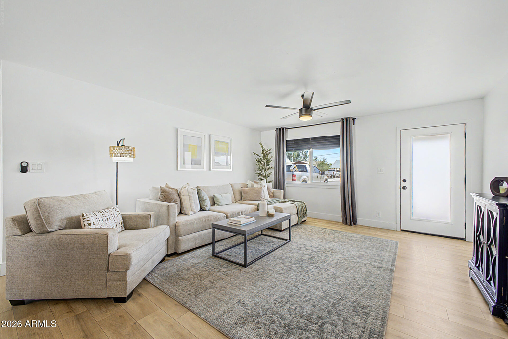 1010 W 13th Street - Photo 4