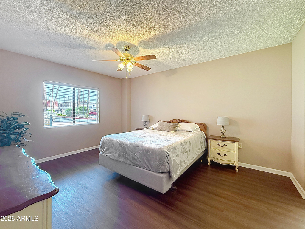 10330 W Thunderbird Boulevard - Photo 6