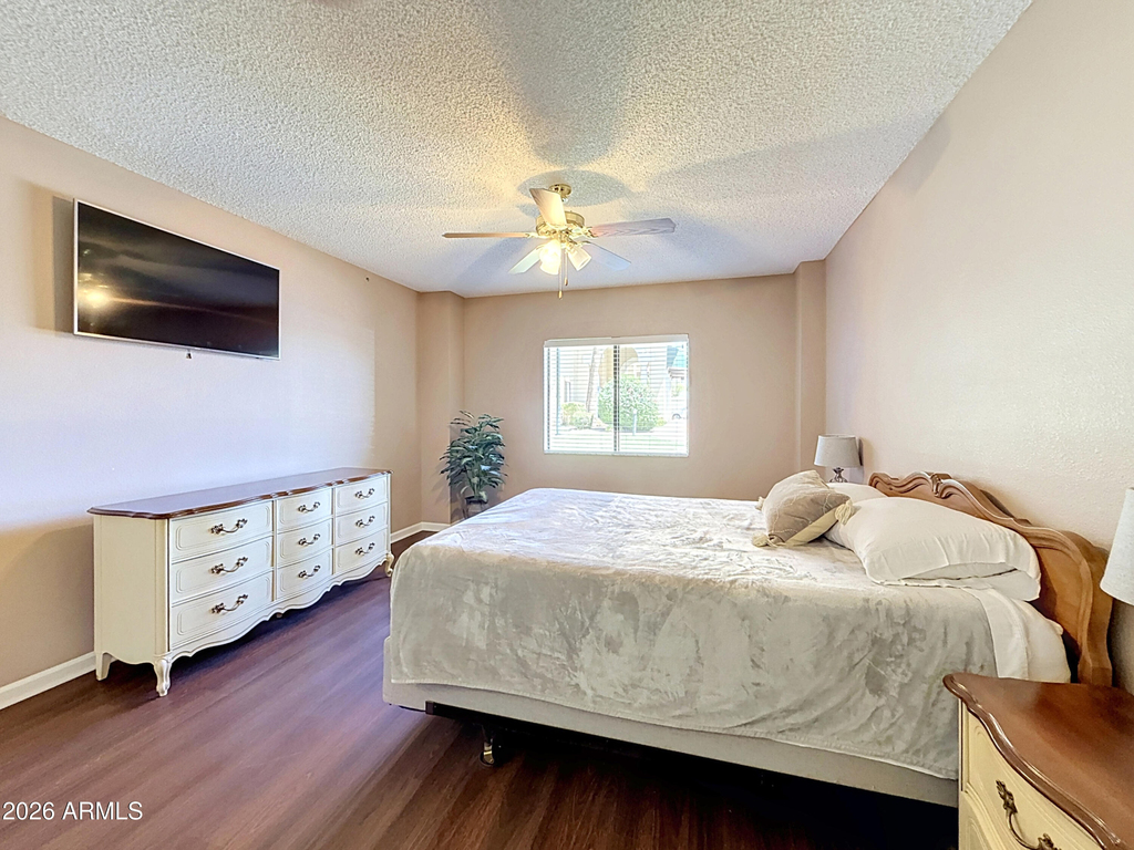 10330 W Thunderbird Boulevard - Photo 11