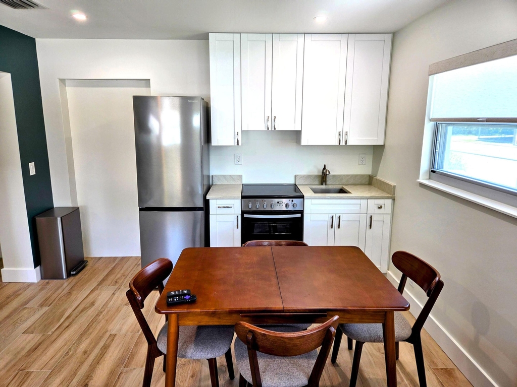 628 Monroe Drive - Photo 6