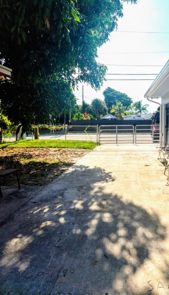 628 Monroe Drive - Photo 17