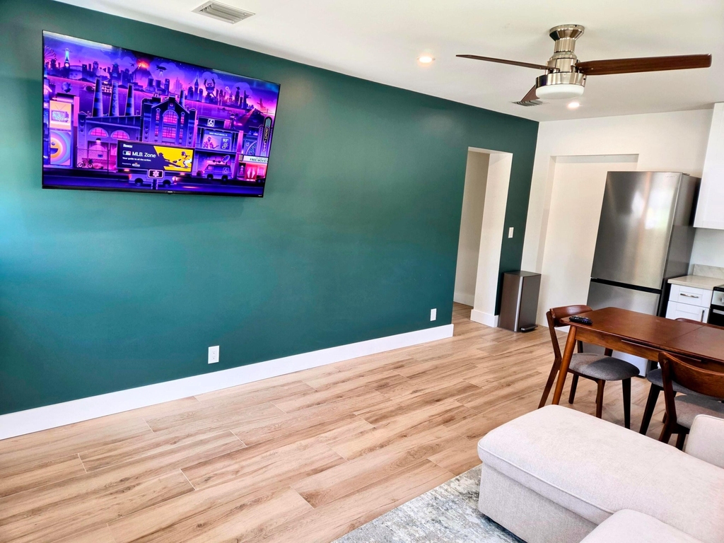 628 Monroe Drive - Photo 3
