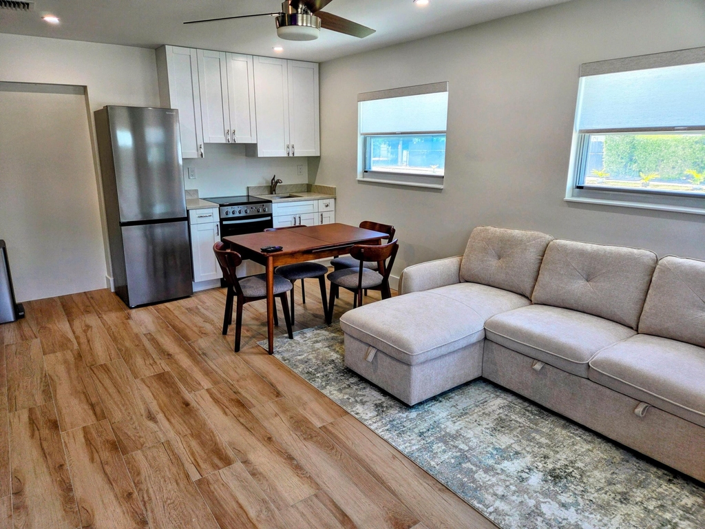628 Monroe Drive - Photo 4