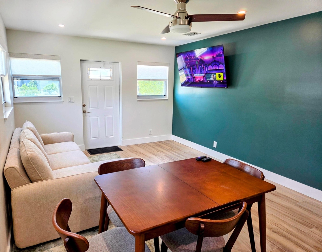 628 Monroe Drive - Photo 5