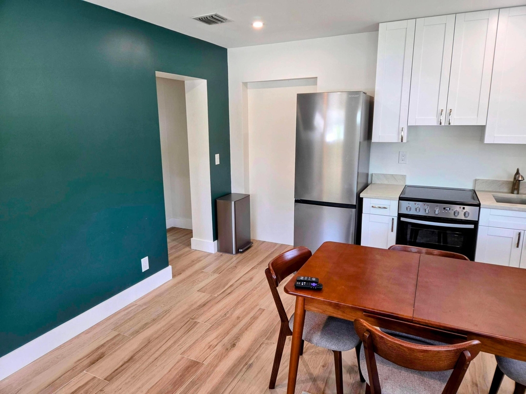 628 Monroe Drive - Photo 7