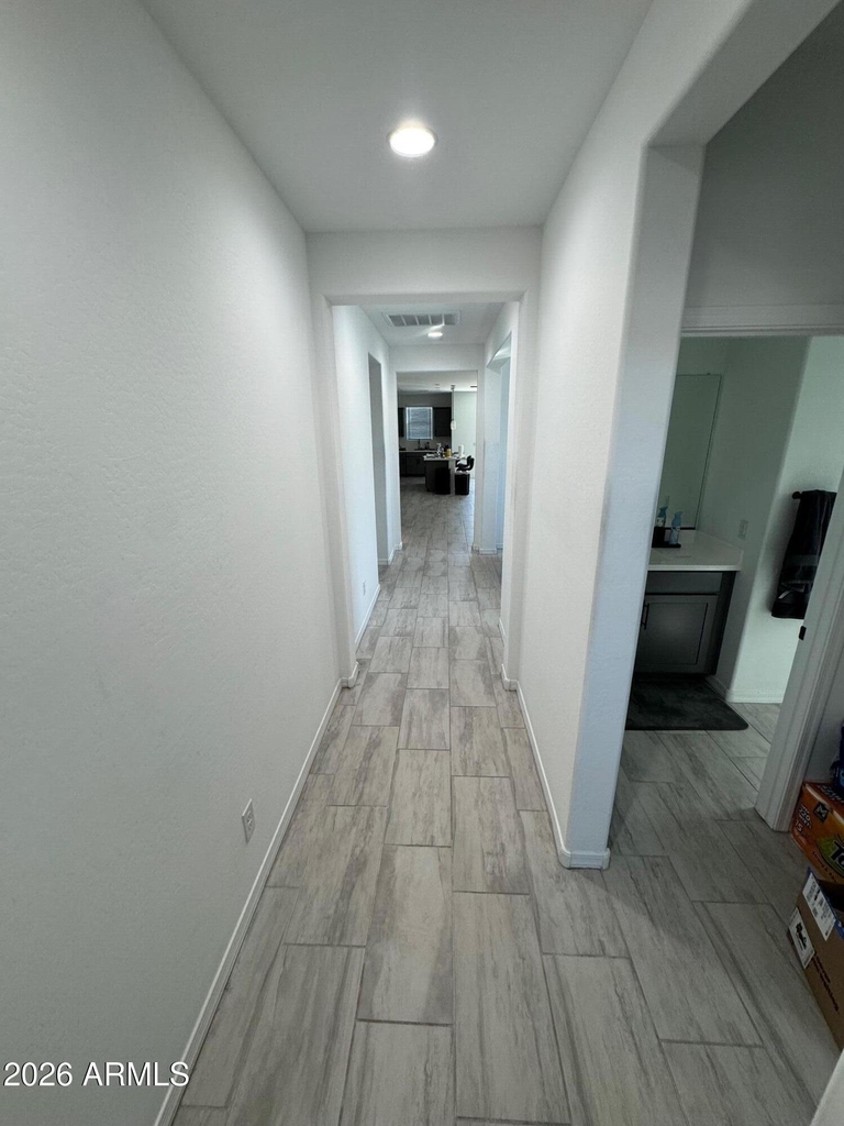 10275 W Amelia Avenue - Photo 2