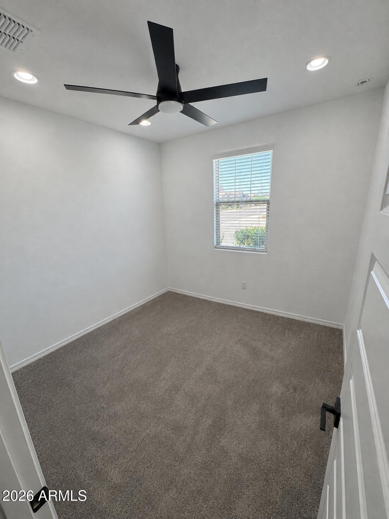 10275 W Amelia Avenue - Photo 4