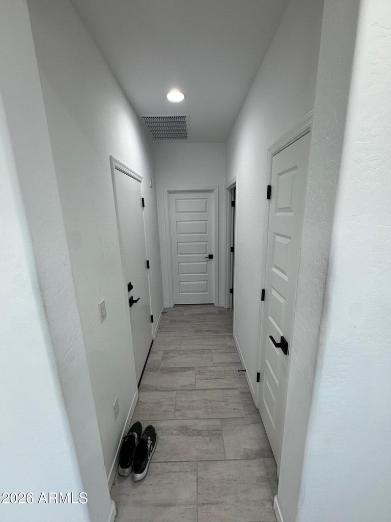 10275 W Amelia Avenue - Photo 3