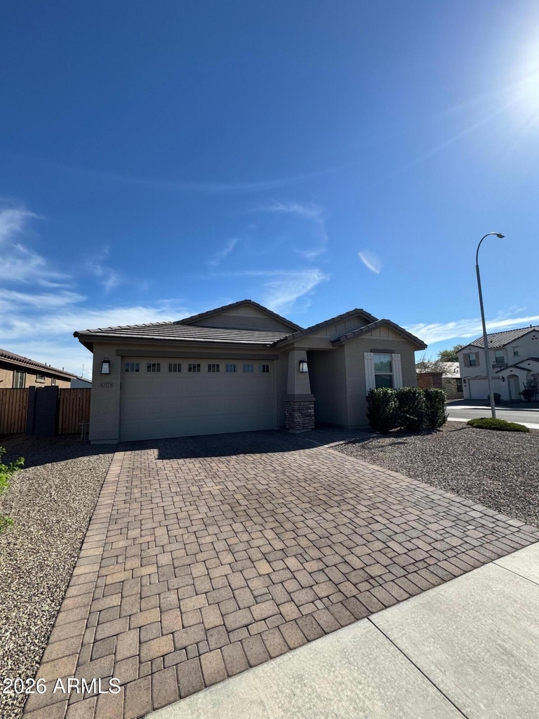 10275 W Amelia Avenue - Photo 1