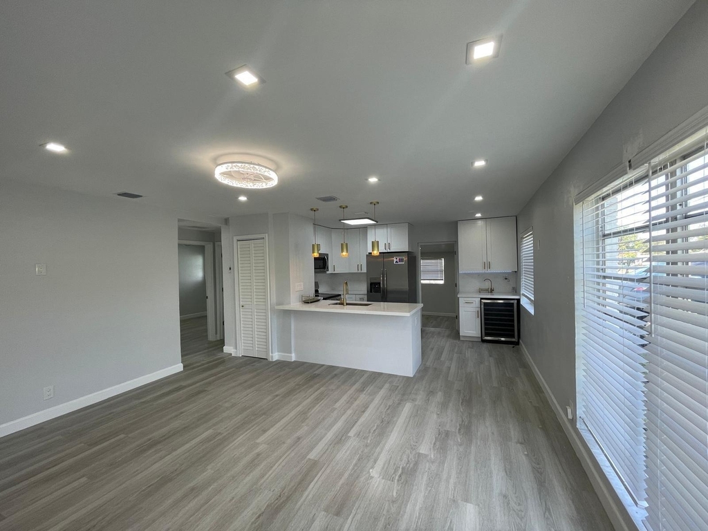 431 Nw 33rd Terrace - Photo 2