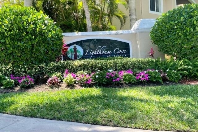 284 Village Boulevard - Photo 0