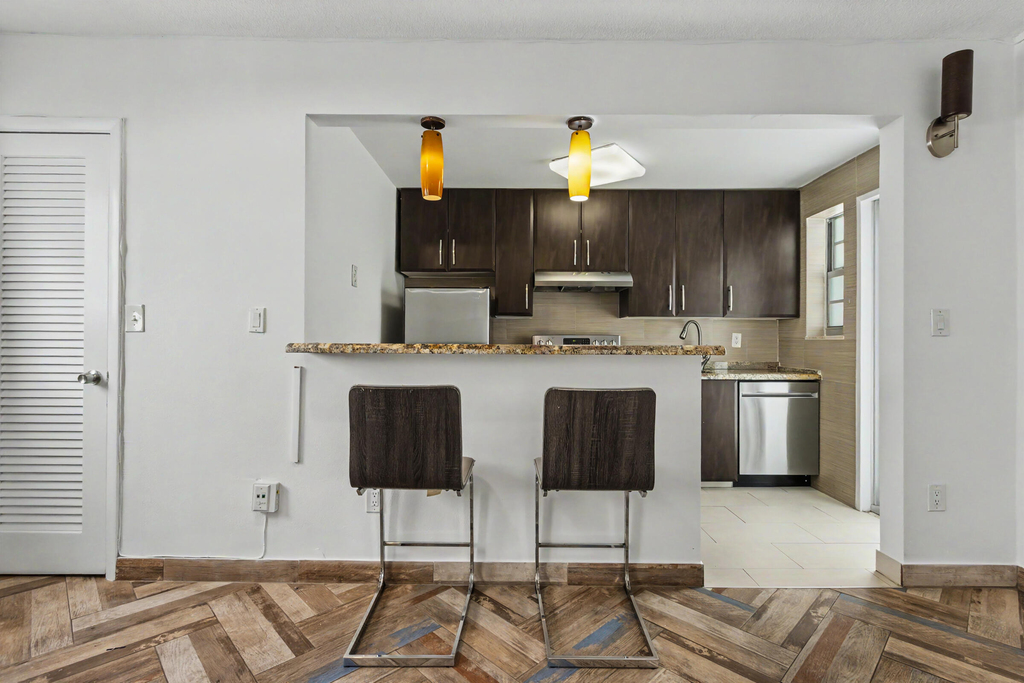 1340 Lincoln Road - Photo 5