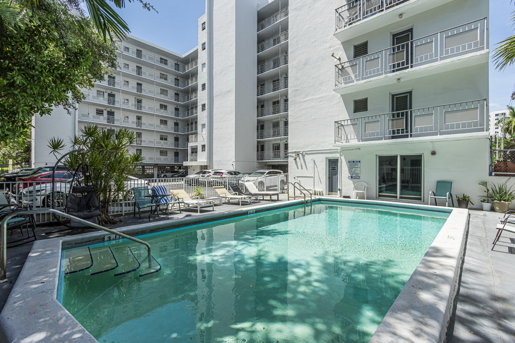 1340 Lincoln Road - Photo 1