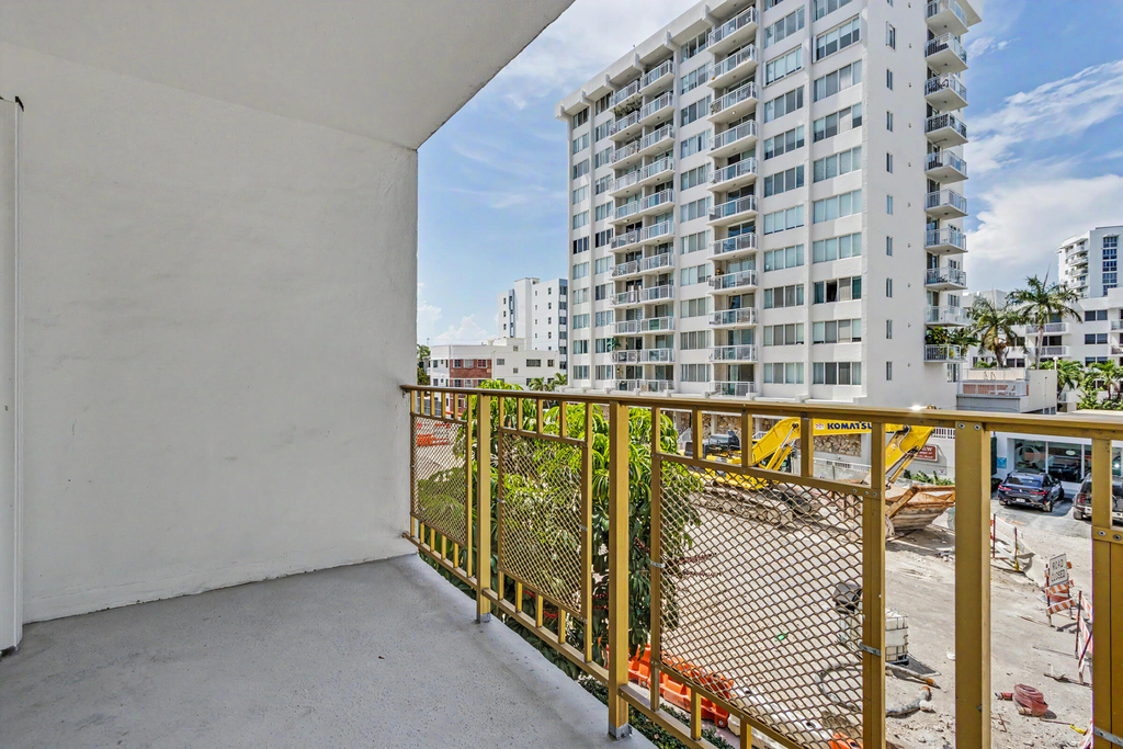 1340 Lincoln Road - Photo 20