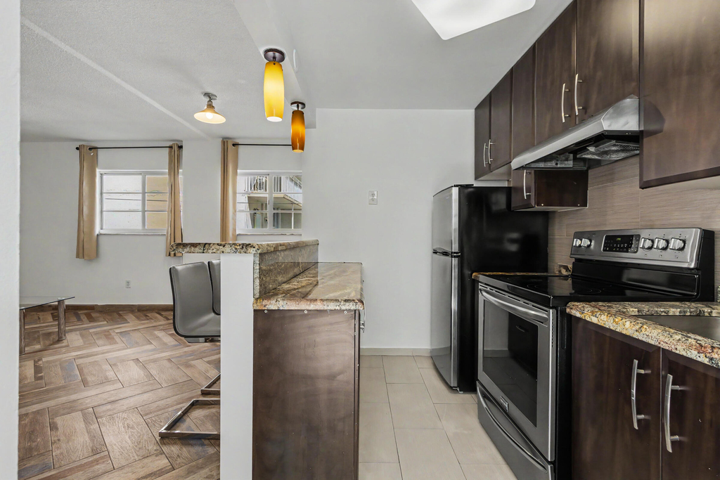 1340 Lincoln Road - Photo 4
