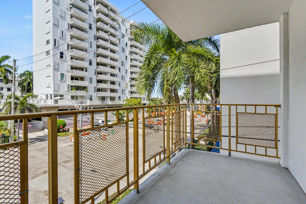 1340 Lincoln Road - Photo 21