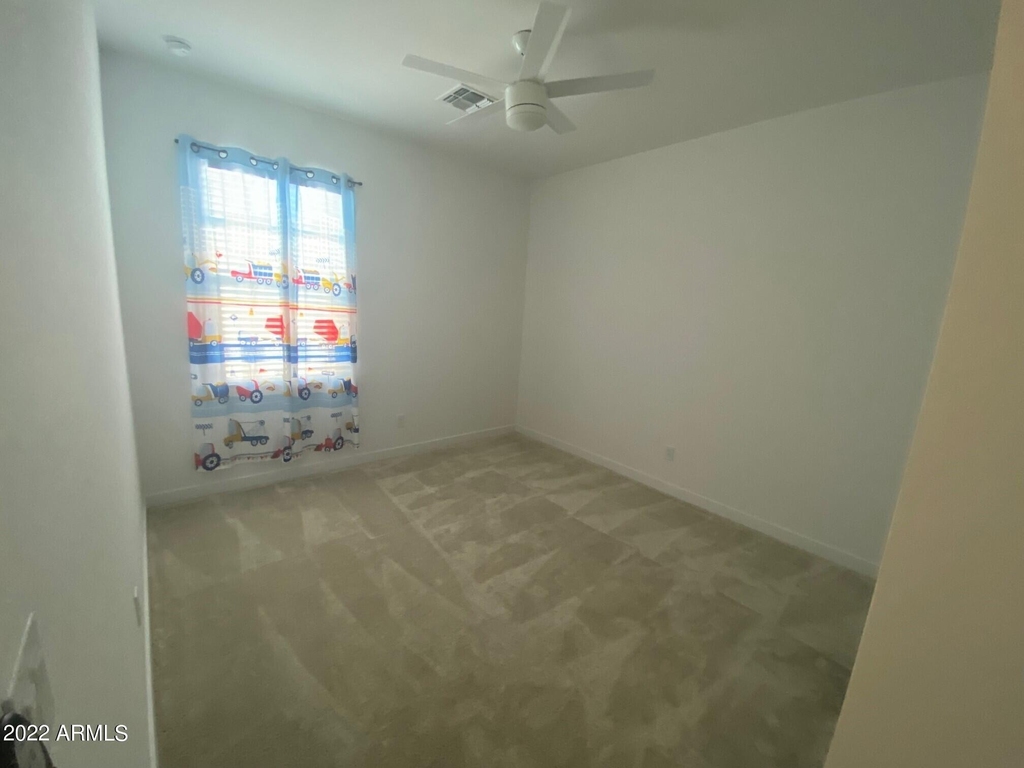 823 W Gail Drive - Photo 10