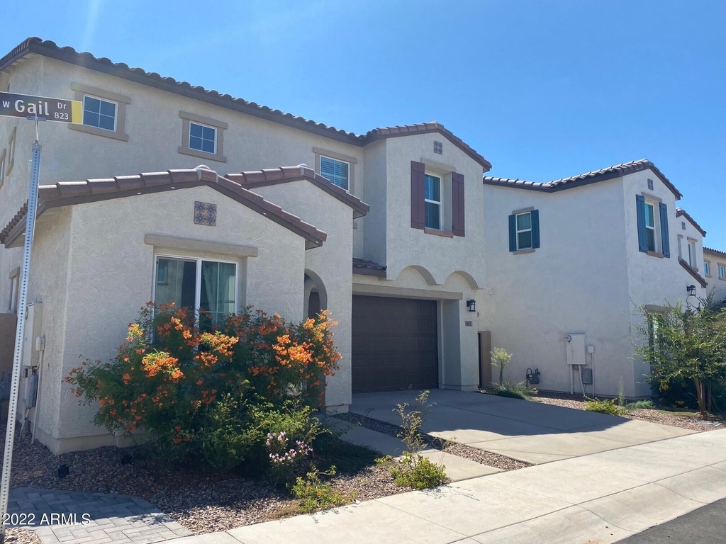 823 W Gail Drive - Photo 2