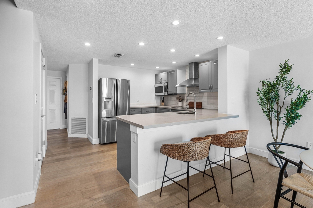 900 Jeffery Street - Photo 4