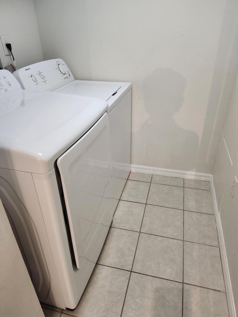 706 E Villa Circle - Photo 17