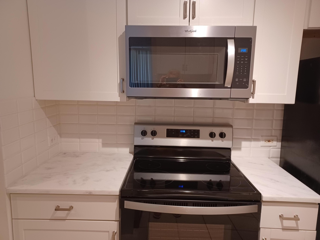 706 E Villa Circle - Photo 0