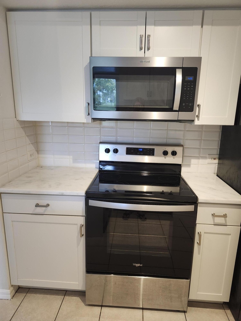 706 E Villa Circle - Photo 3