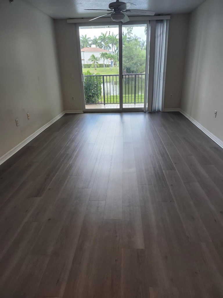 706 E Villa Circle - Photo 9