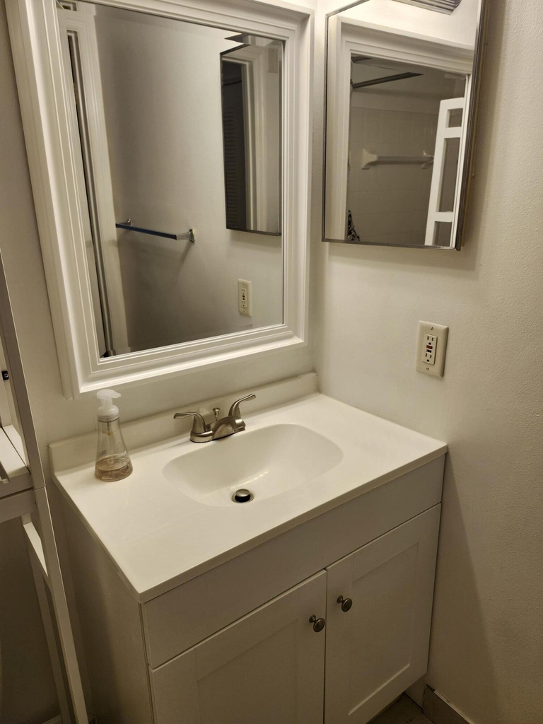 706 E Villa Circle - Photo 14