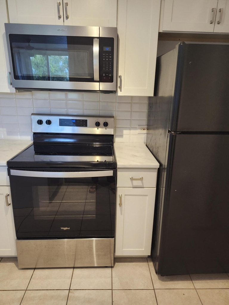 706 E Villa Circle - Photo 4