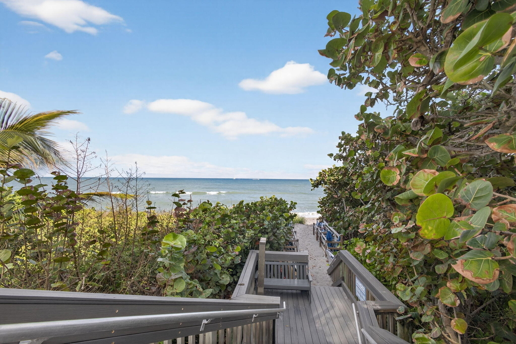 840 Ocean Drive - Photo 44