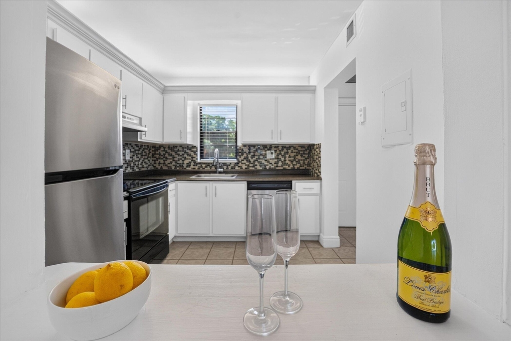 9235 Sw 8th Street - Photo 10