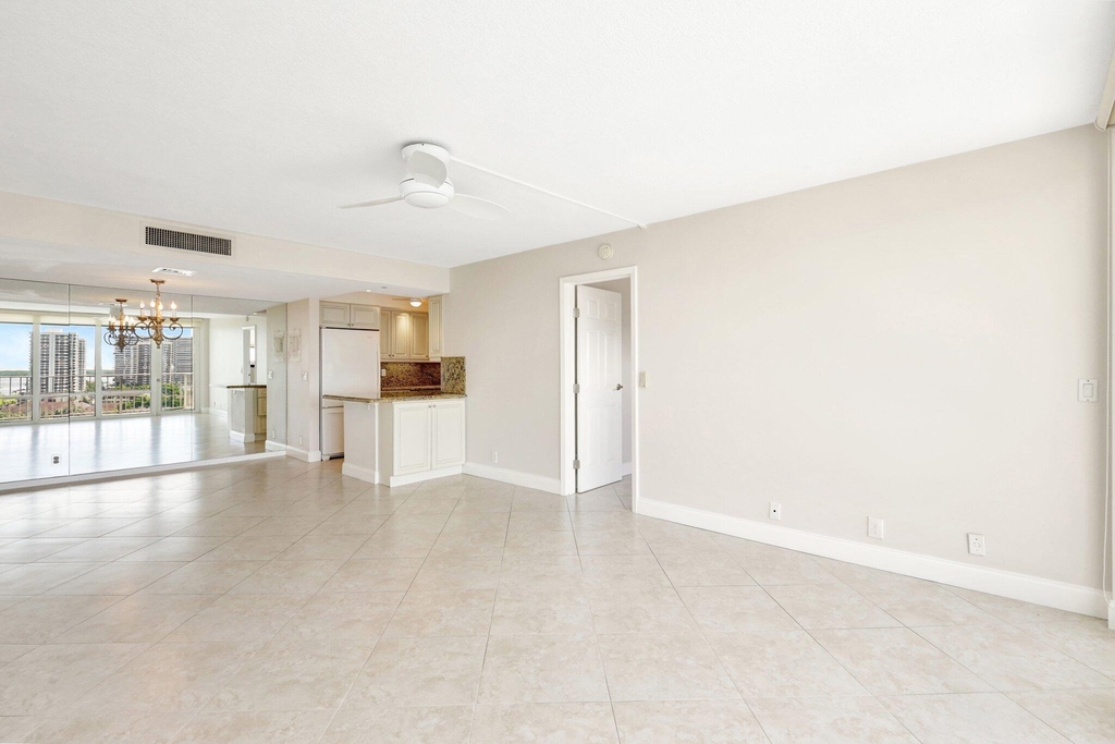 336 Golfview Road - Photo 2