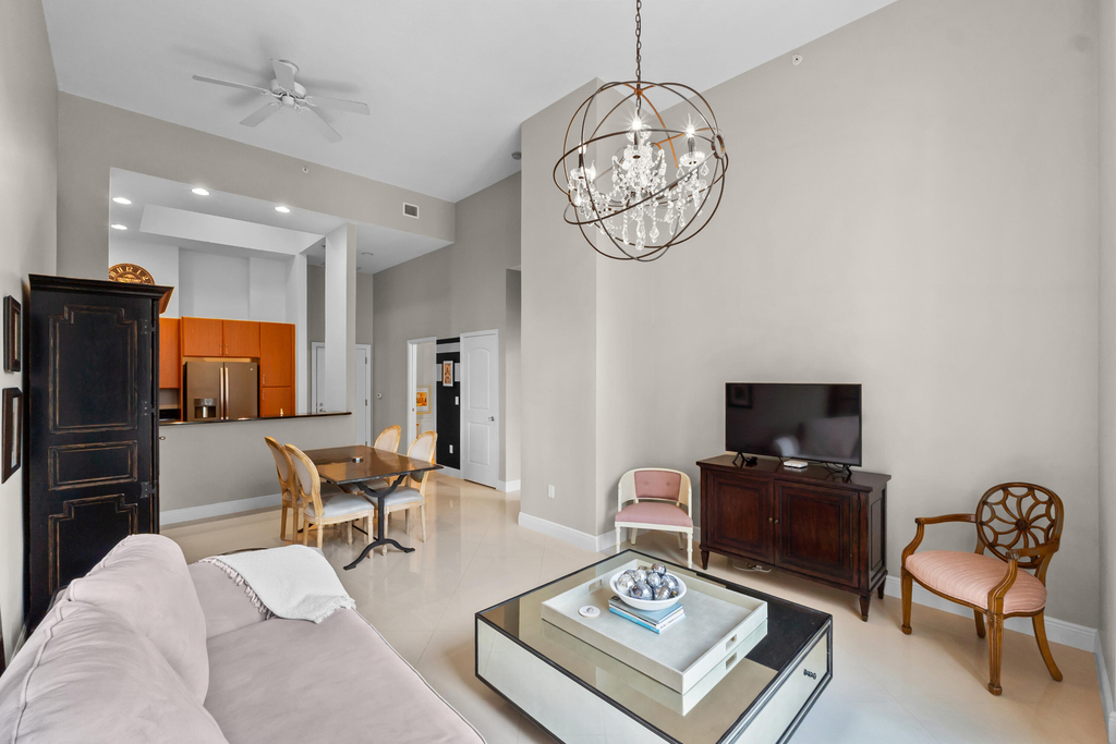 701 S Olive Avenue - Photo 2