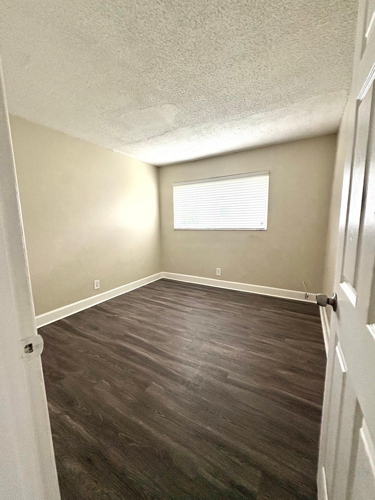 5901 Nw 17th Place - Photo 3