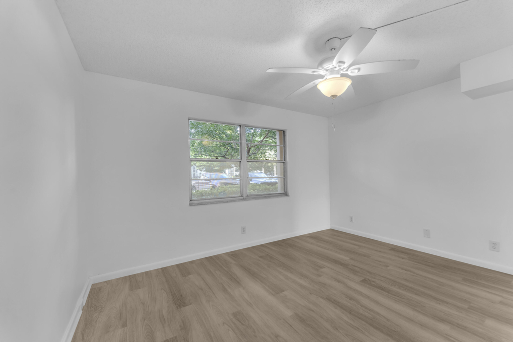 3003 Portofino Isle - Photo 16