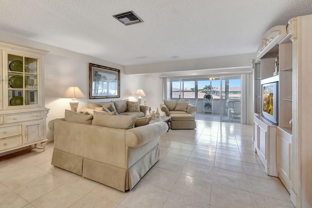 1670 Nw 18th Avenue - Photo 20