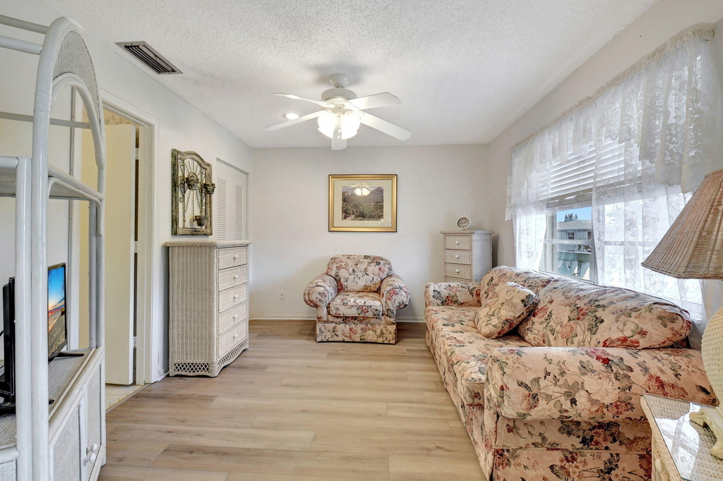 1670 Nw 18th Avenue - Photo 11