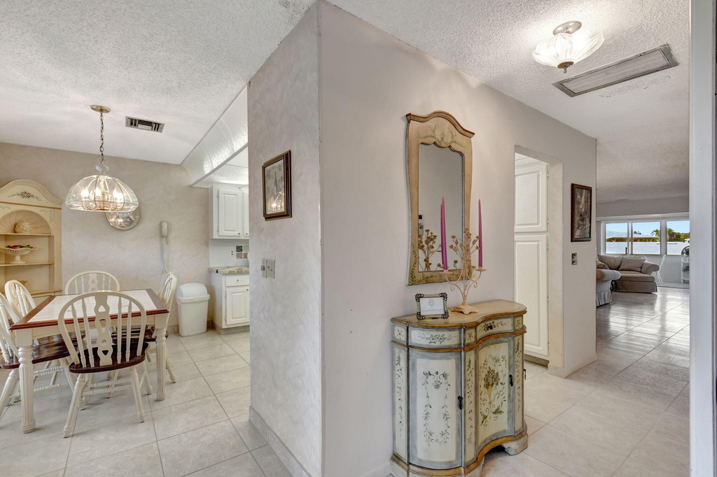 1670 Nw 18th Avenue - Photo 2