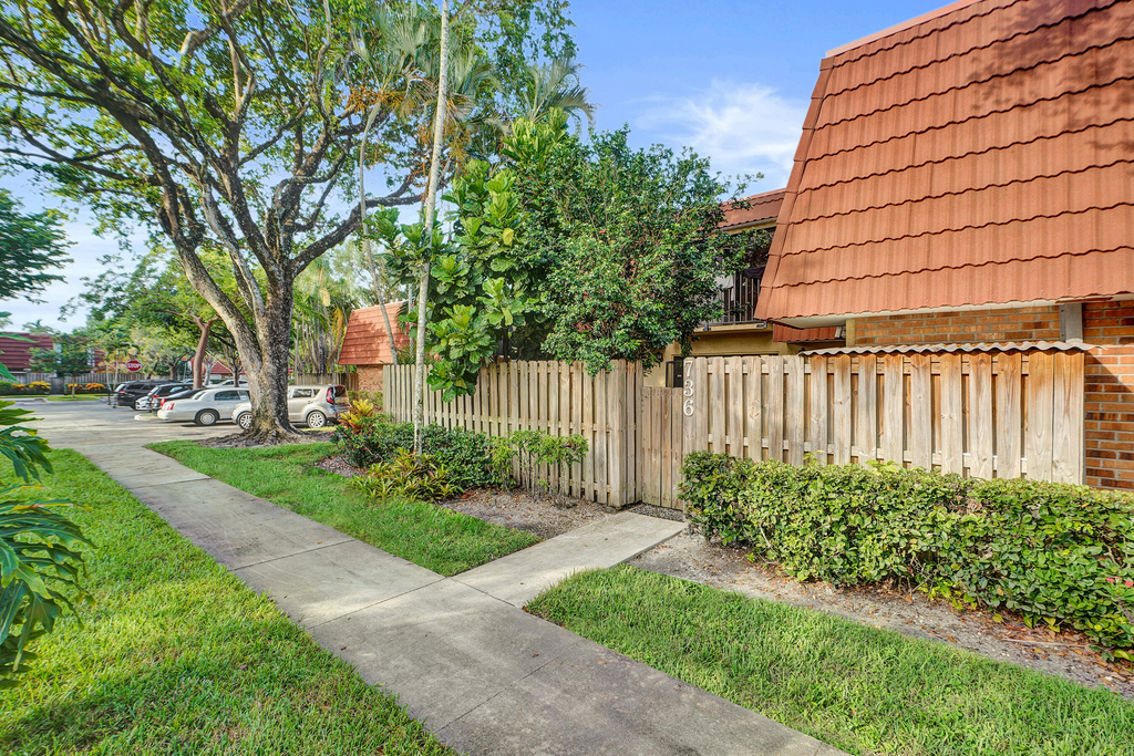 736 Nw 98th Circle - Photo 23