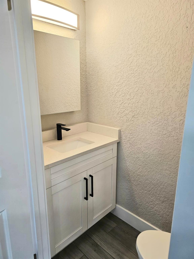 1102 E Jeffery Street - Photo 5