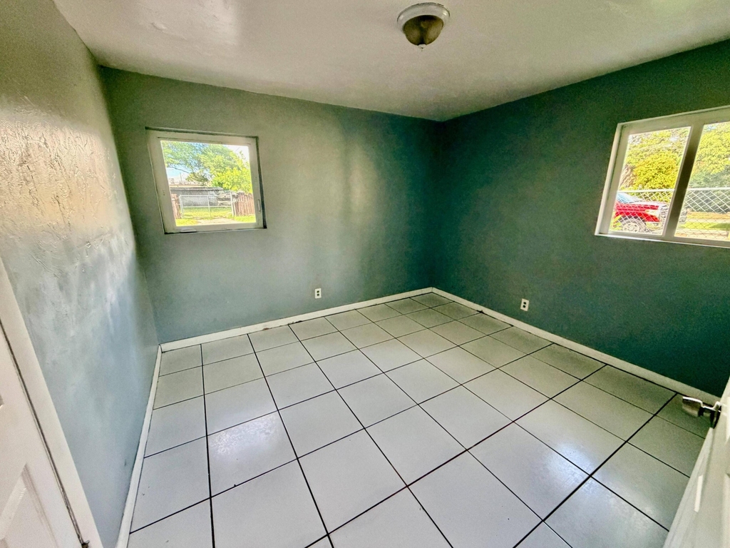 1132 Nw 5th Court - Photo 6