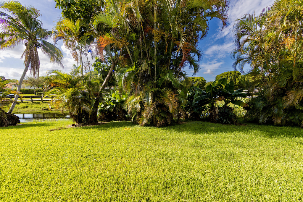 11060 S Lakeview Drive - Photo 1