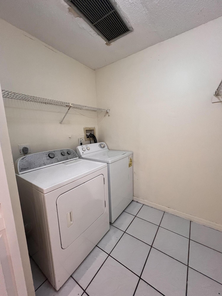 5320 Elmhurst Road - Photo 4