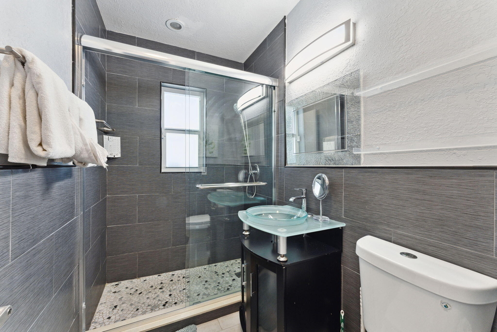 1631 N Andrews Square - Photo 7