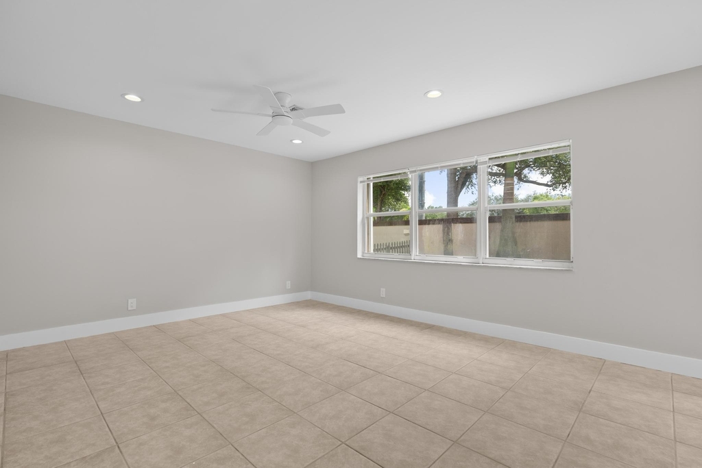 4250 Nw 1st Place - Photo 14