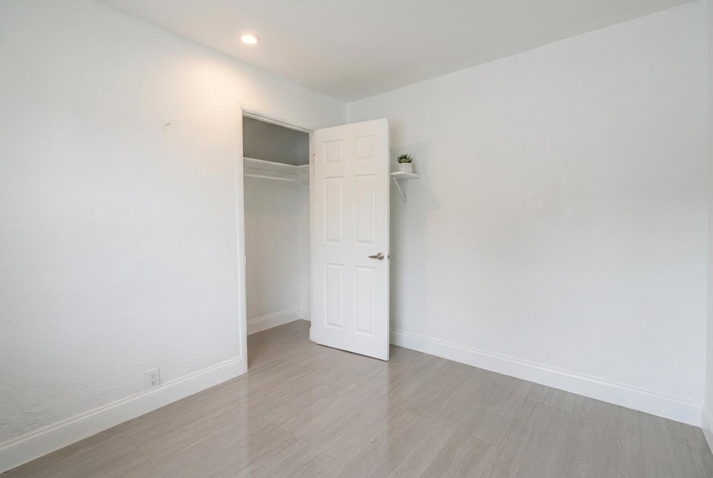 825 Truman Street - Photo 3