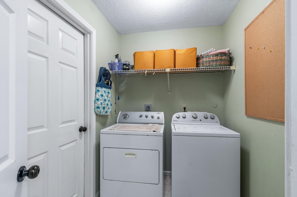 433 Goldenwood Way - Photo 17