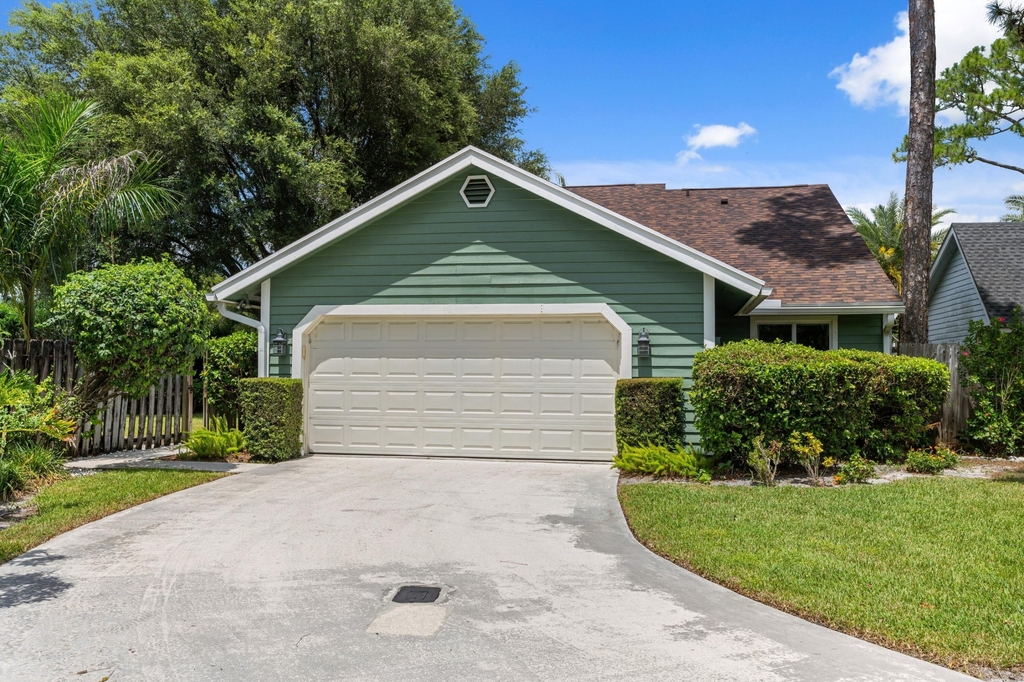 433 Goldenwood Way - Photo 1